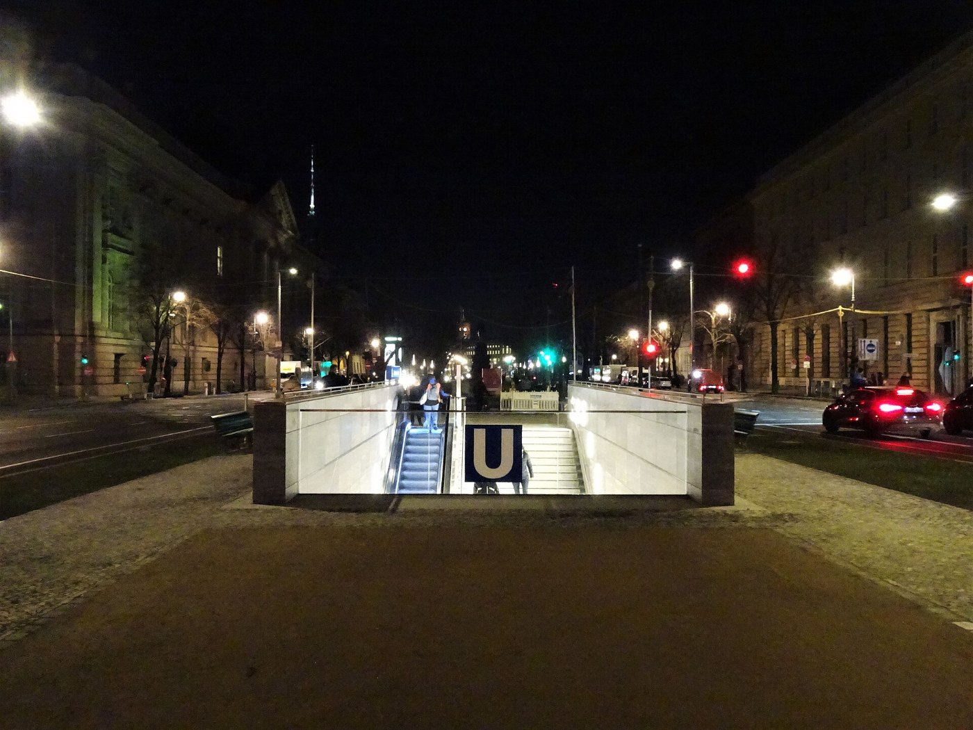 U Bahnhof Unter den Linden ()