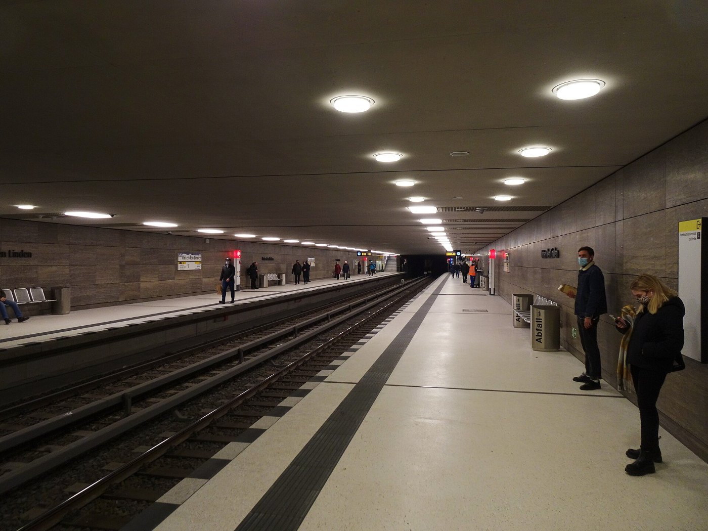 U Bahnhof Unter den Linden ()