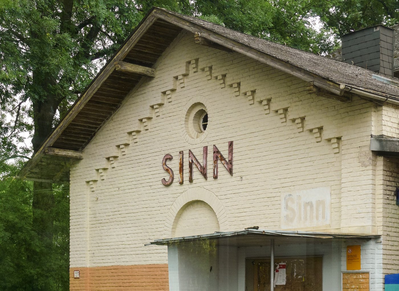 Sinn (Hessen) Bahnhof Bahnhofsgebäude Nordseite