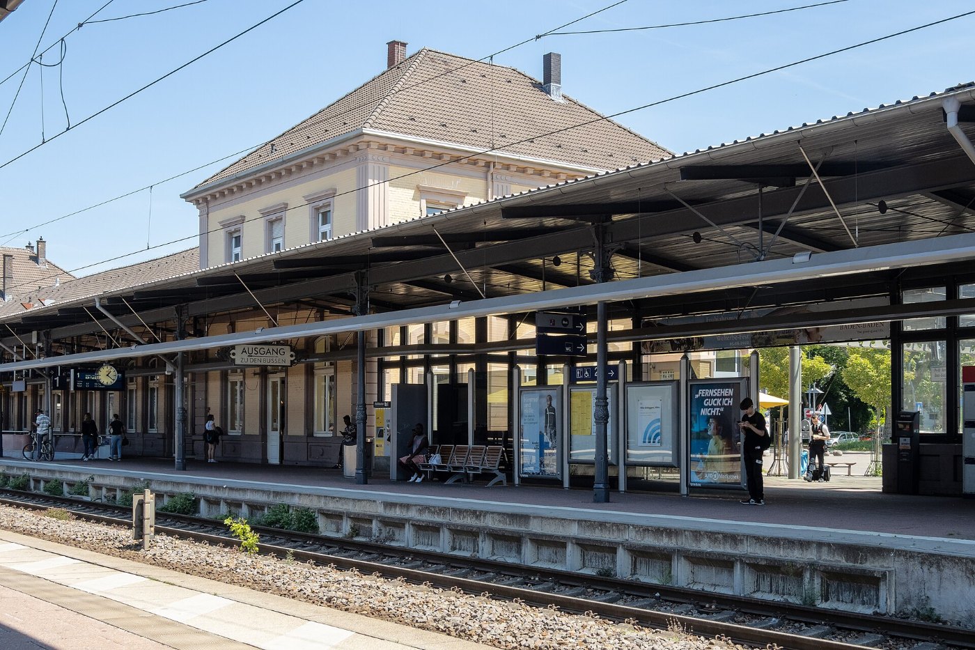 Bahnhof (Gleisseite) Baden Baden (2022)
