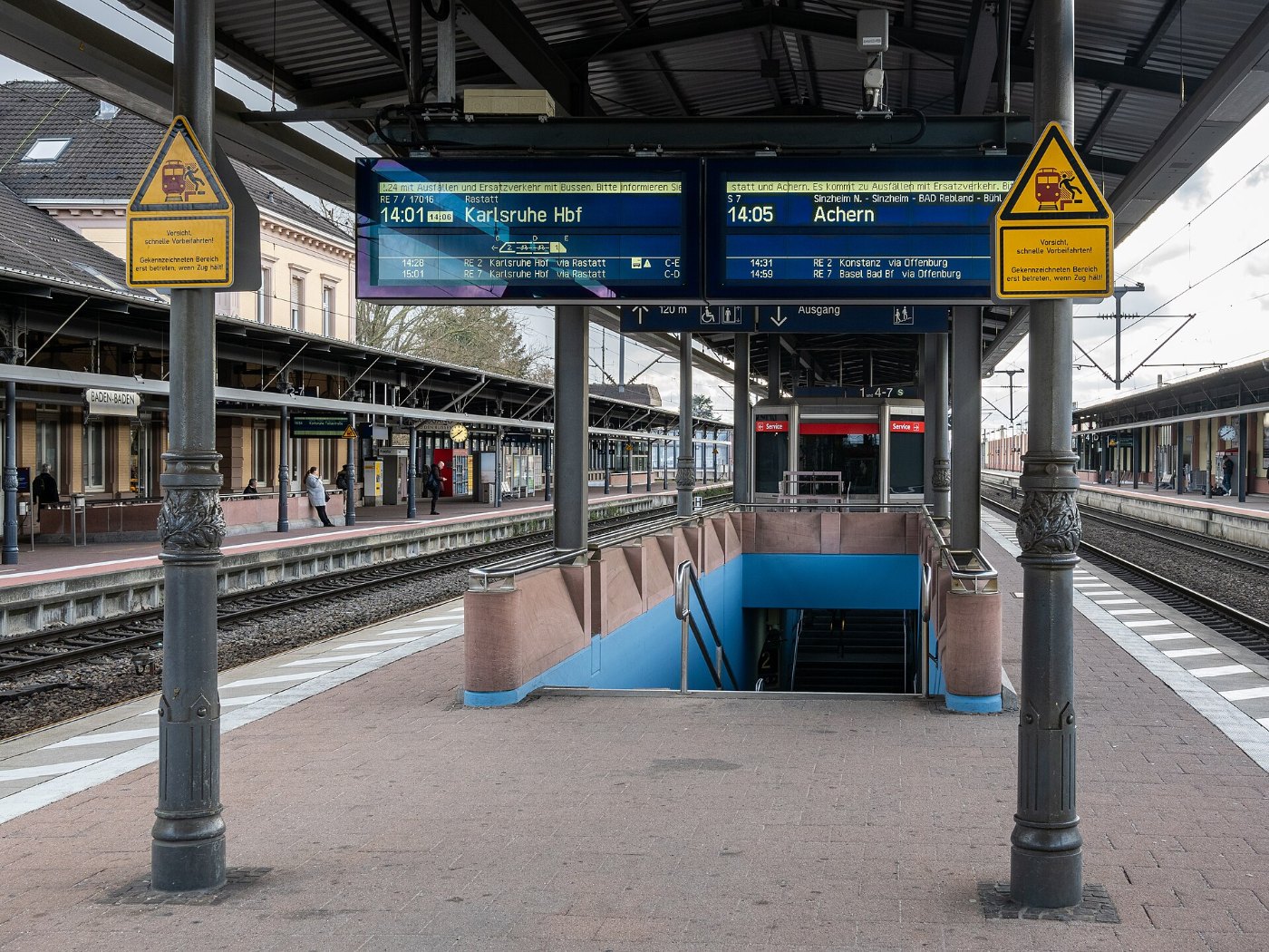 Bahnsteig 2 & 3 in Baden Baden (2024)