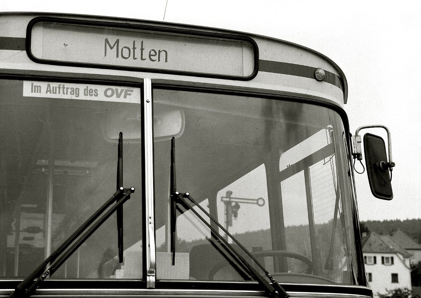 Bus des Omnibusverkehrs Franken im Bahnhof Bad Brückenau