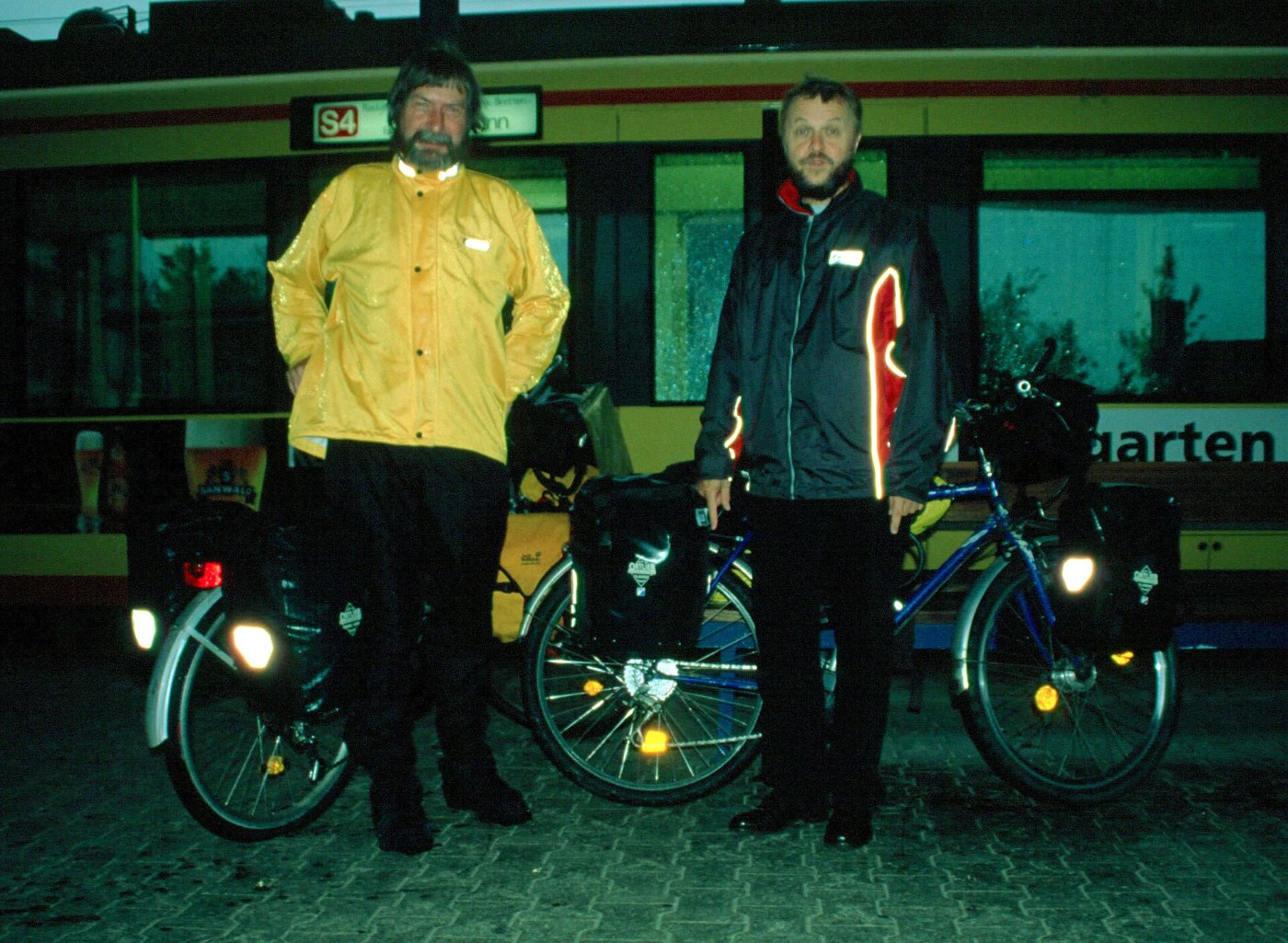 Baden Baden Oos Bahnhof 90 Abfahrt 2001 gje