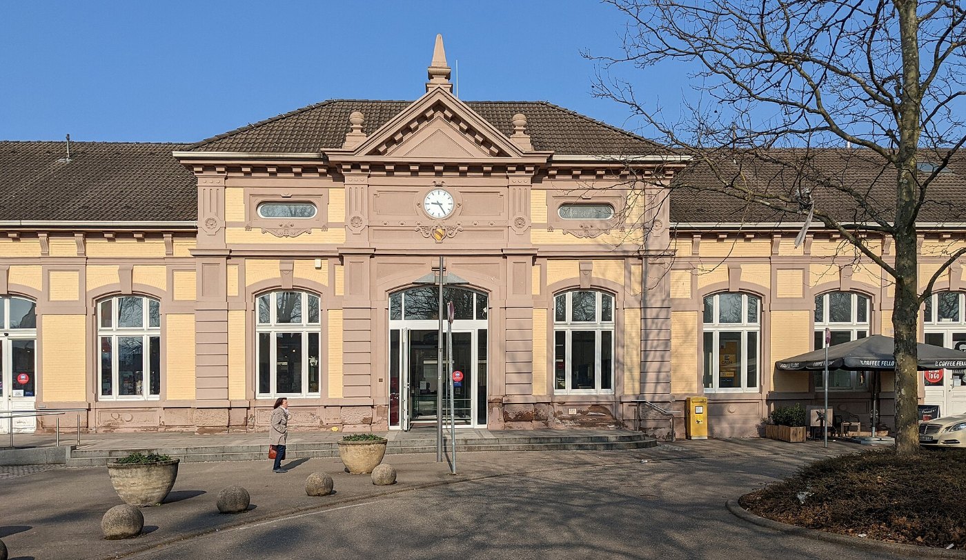 Baden Baden Bahnhof Oos 08 2022 gje