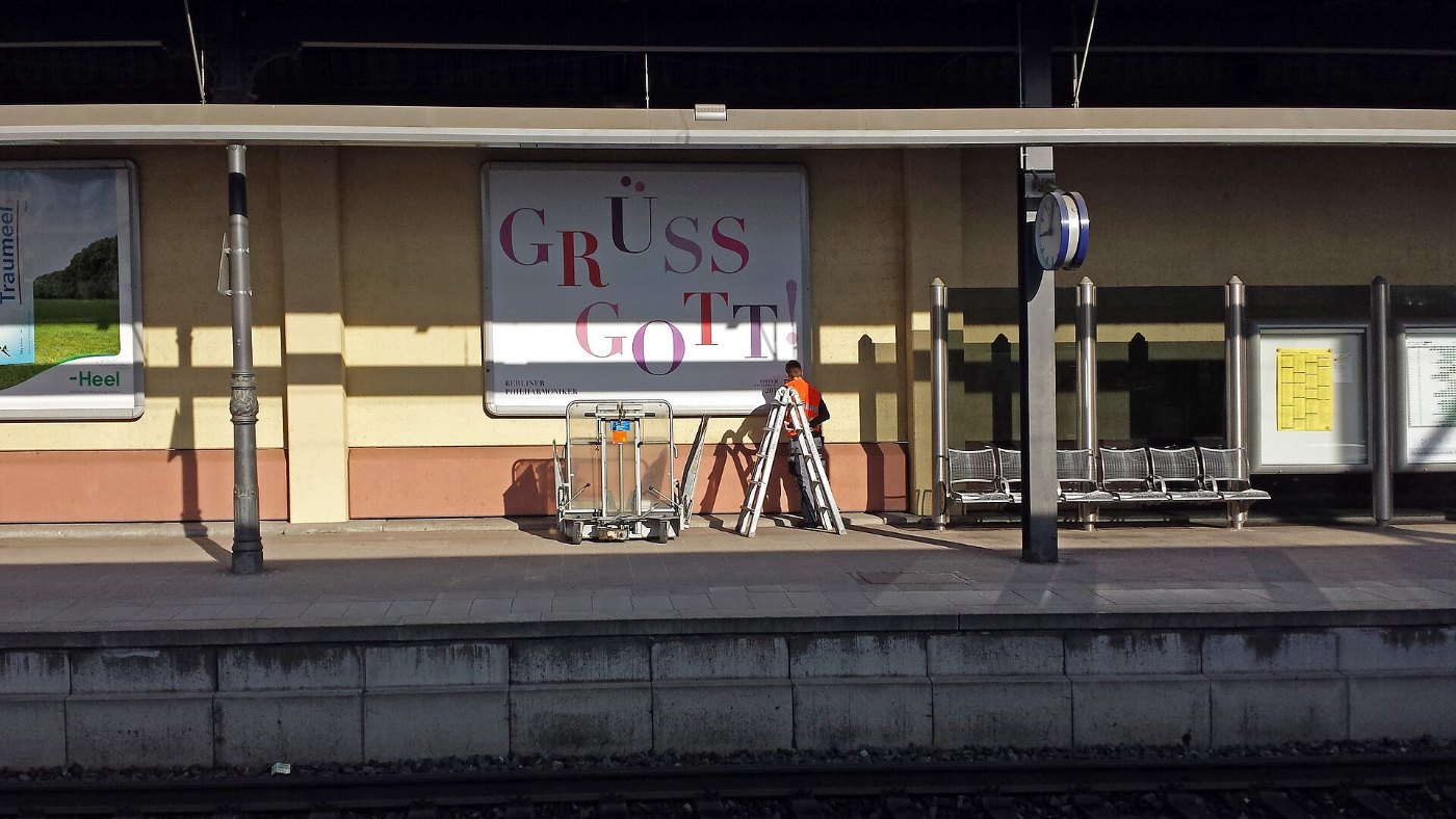 Baden Baden Bahnhof Oos 60 Osterfestspielplakat 2015 gje