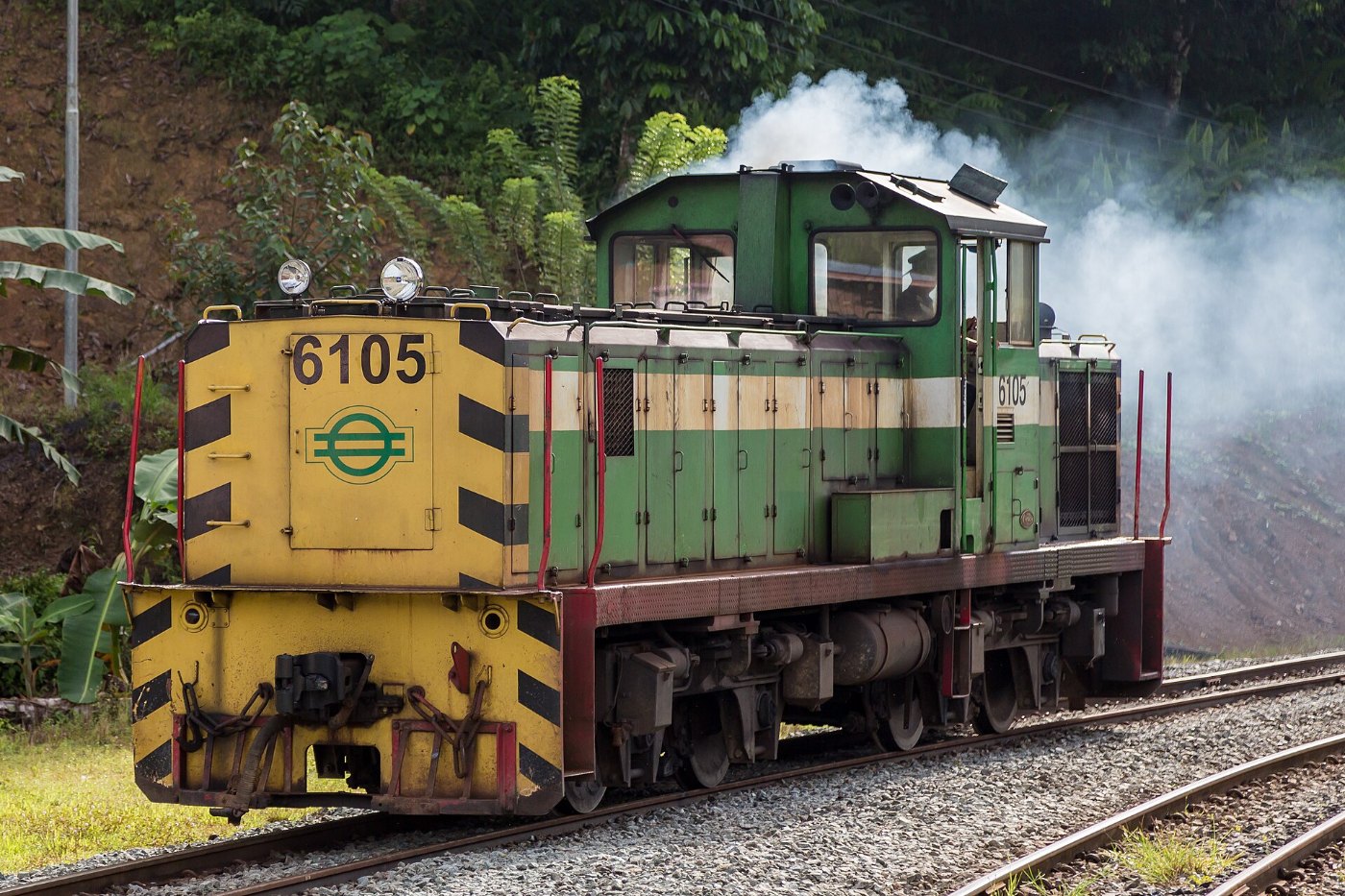 Saliwangan Sabah Diesel lokomotive 6105 01