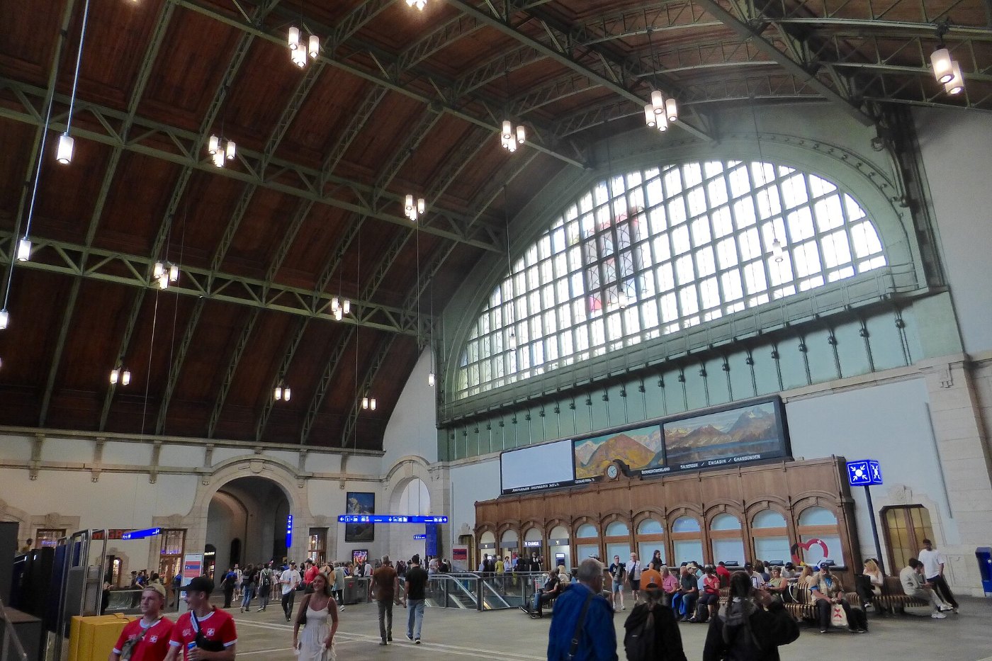 Bahnhofshalle 2025Juli 03