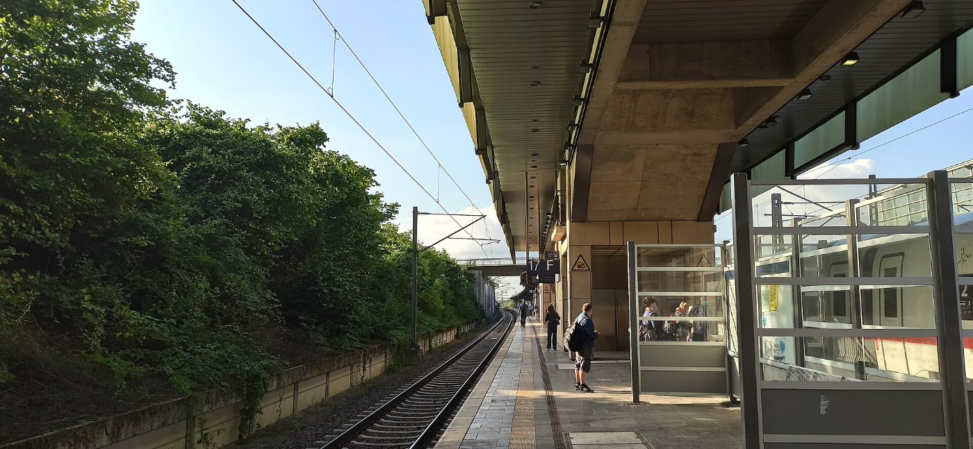 Bahnhof Hannover Messe Laatzen