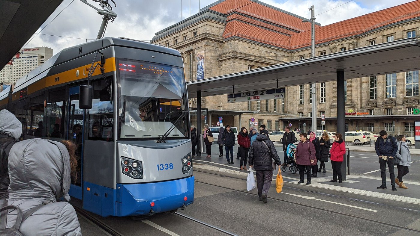 Straßenbahn Leipzig 11 1338 Hauptbahnhof