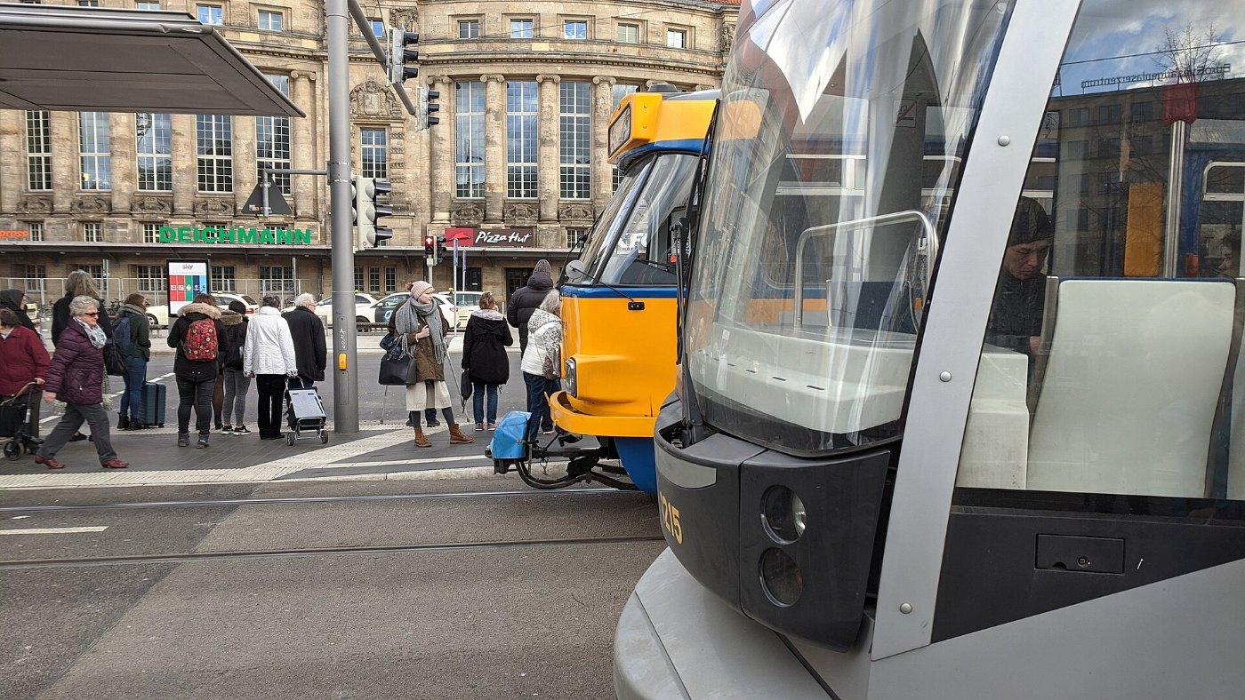 Straßenbahn Leipzig 16 1215 Hauptbahnhof