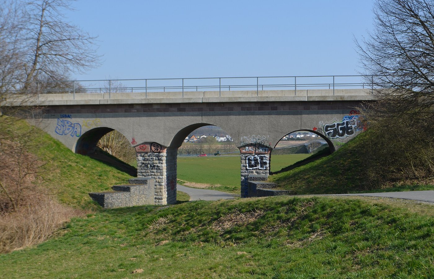 Hausen Arnsbach, Eisenbahnbrücke