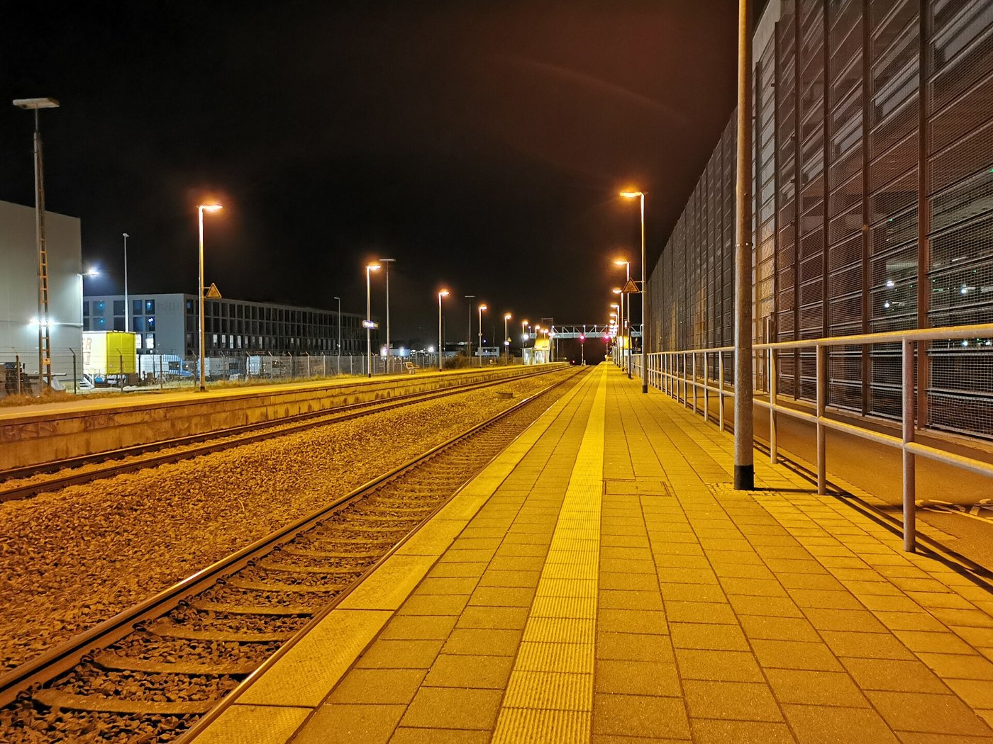 Bahnhof Kiel Hassee CITTI PARK bei Nacht