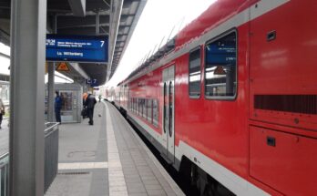 Zug nach Wittenberg im Bahnhof Rostock