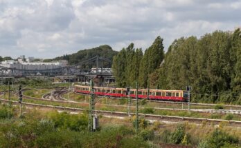 S Bahn zwischen Gesundbrunnen und Bornholmer Straße Berlin