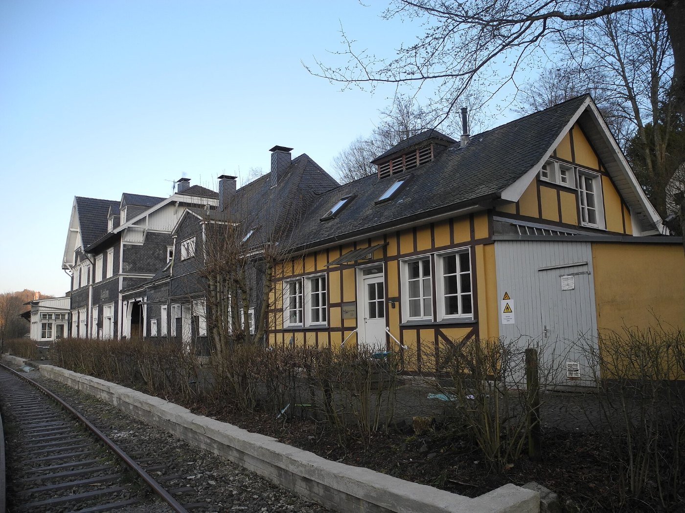 Wuppertal, Am Kriegermal 3a, Bhf. Beyenburg, Gleisseite, Bild 2