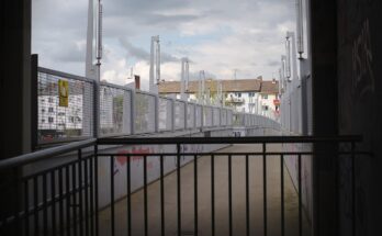 Fußgängerbrücke Bahnhof Saarbrücken Burbach 02