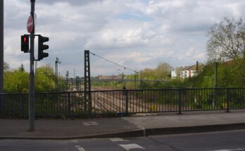 Fußgängerbrücke Bahnhof Saarbrücken Burbach 03