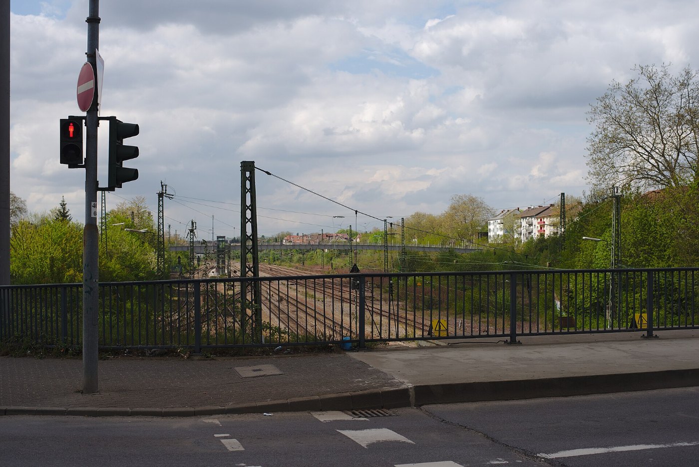 Fußgängerbrücke Bahnhof Saarbrücken Burbach 03