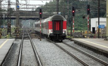 S03 704 Bf Pardubice Hbf, Schnellzug Richtung Prag