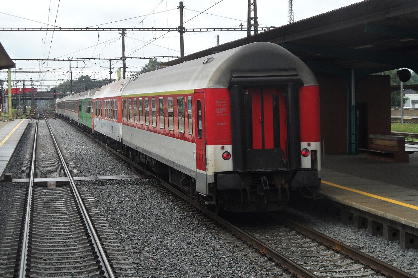 S03 702 Bf Pardubice Hbf, Schnellzug Richtung Prag