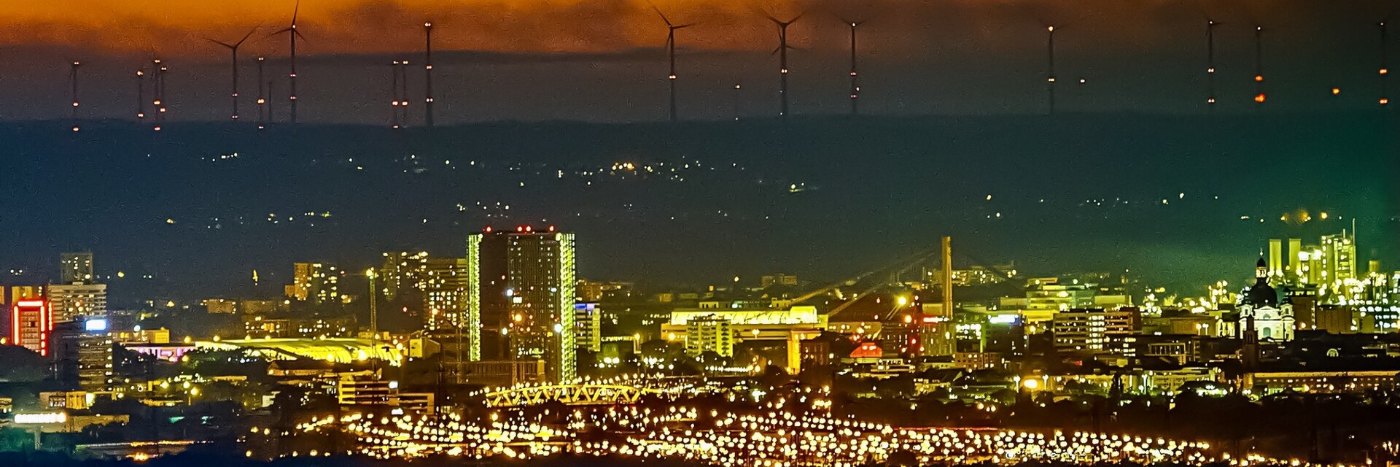 Victoria Turm Mannheim am Rangierbahnhof bei Nacht