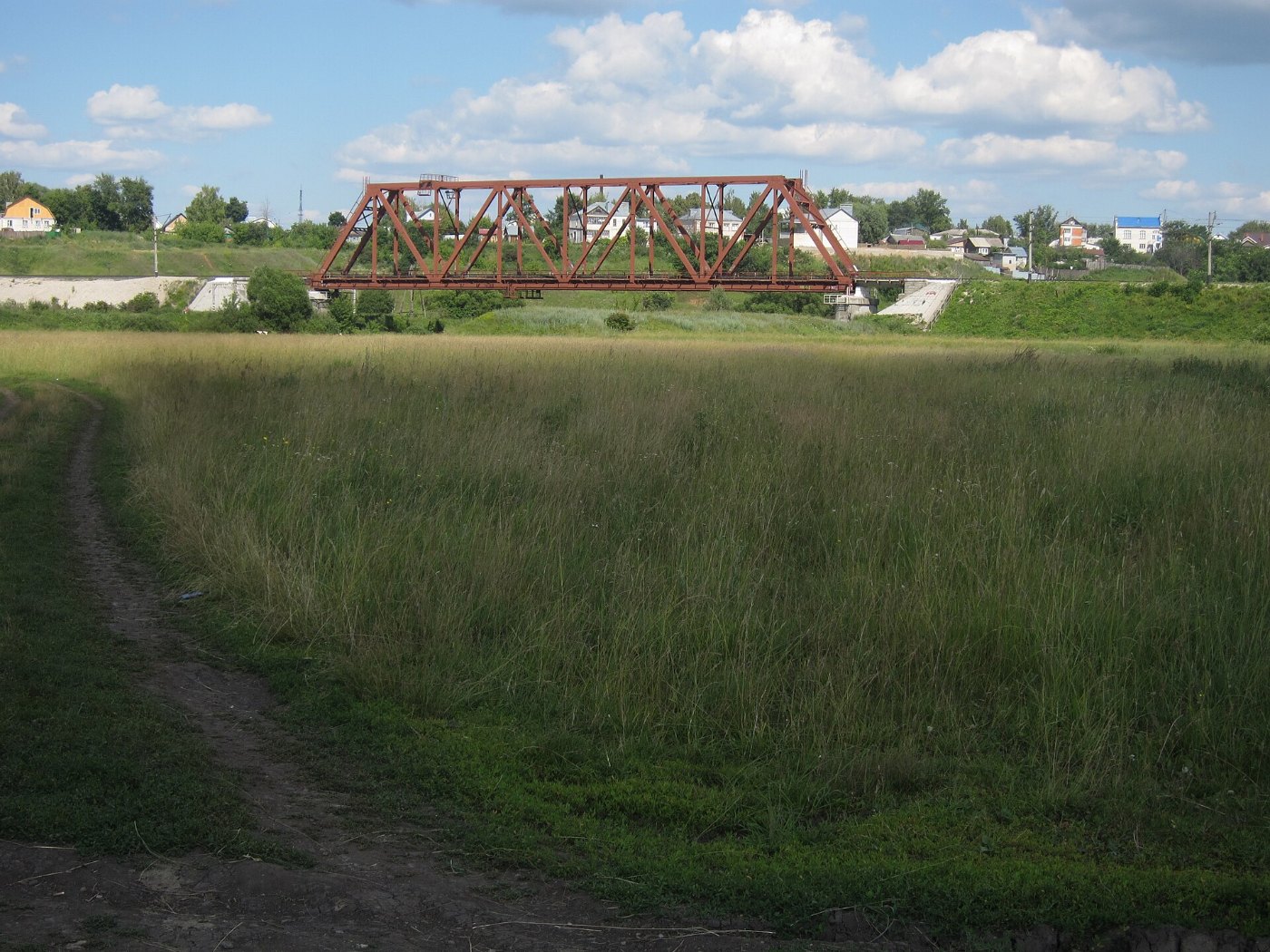 Eisenbahnbrücke über den Fluss panoramio