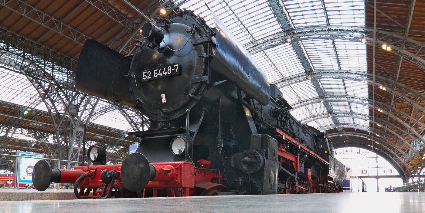 Dampflok der Baureihe 52 im Leipziger Hauptbahnhof panoramio