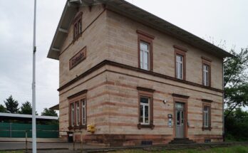 Darmstadt Wixhausener Bahnhof Bahnhofsgebäude Außenansicht 24.6.2012