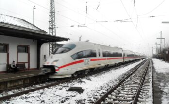 Guntersblumer Bahnhof auf Bahnsteig Richtung Worms Richtung Worms (ICE A