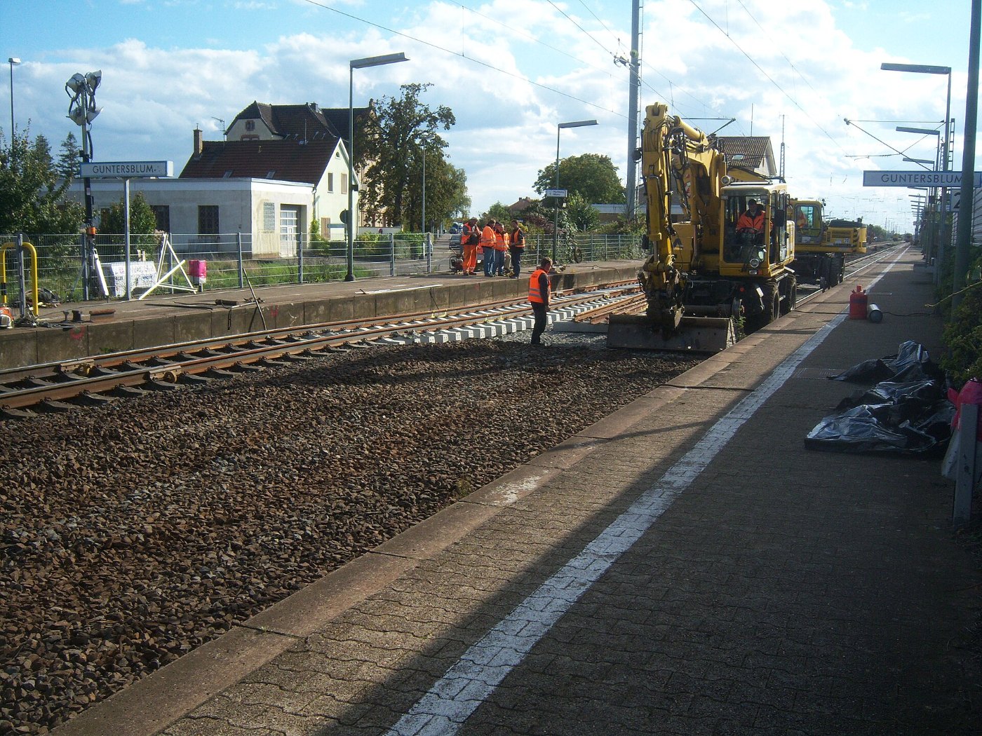 Guntersblumer Bahnhof auf Bahnsteig Richtung Worms Richtung Worms (Umbau