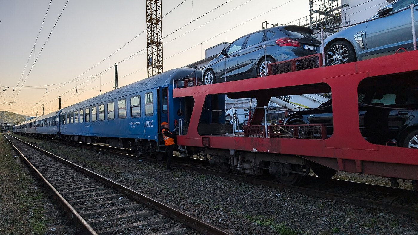 Deutschland BTE Autoreisezug Lörrach Güterbahnhof ARZ DDm Bvcmz Liegewag