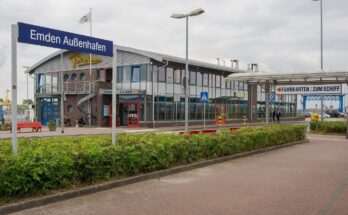 Bahnhof Emden Außenhafen und Fährhaus der Borkumfähre (2024)