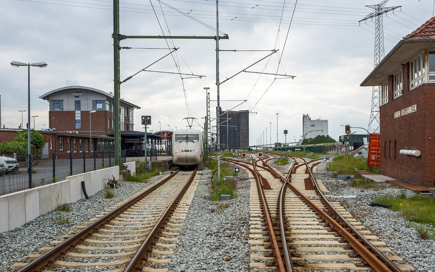 Bahnhof Emden Außenhafen, ICE & Stellwerk (2024)