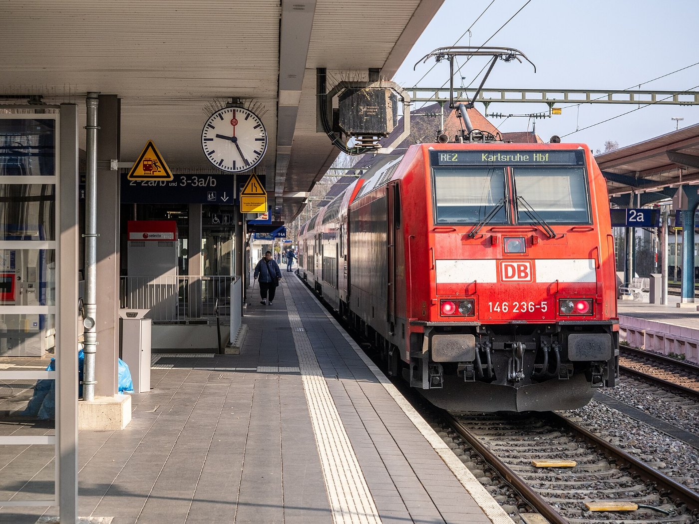 Bahnhof Konstanz DB 146 236 schiebt den RE2 nach Karlsruhe (2026)