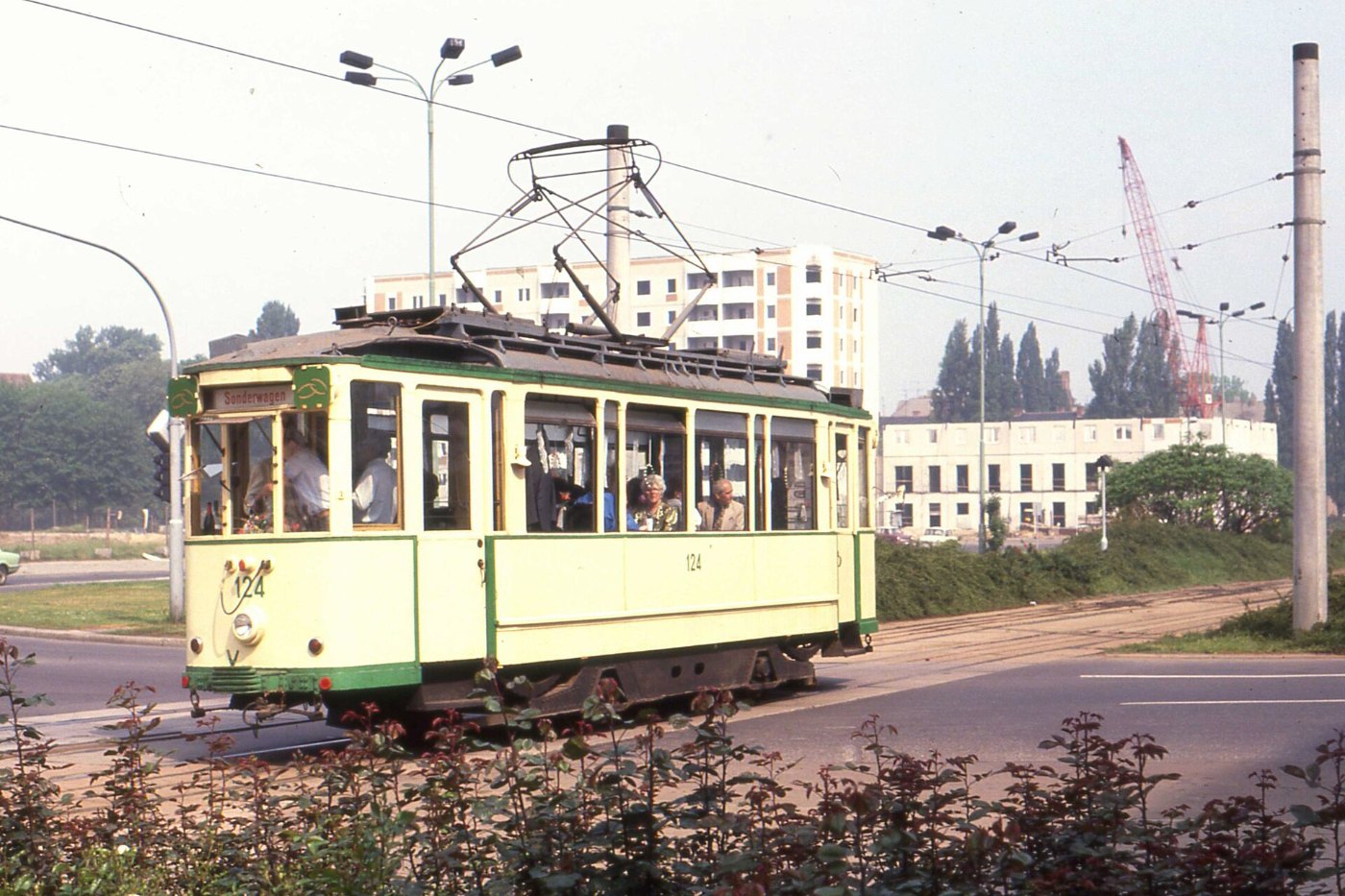Sonderwagen. Wedding Tram, HochzeitsStraßenbahn nr 124, Magdeburg DDR, M
