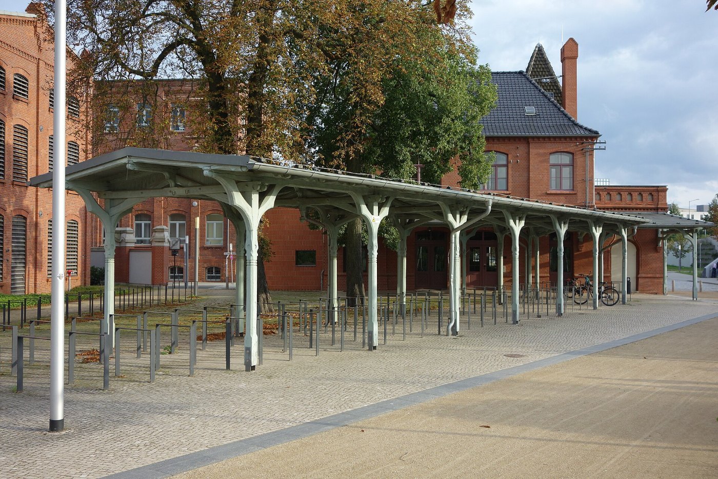 Dessau Wörlitzer Bahnhof, Bahnsteigdach (1)