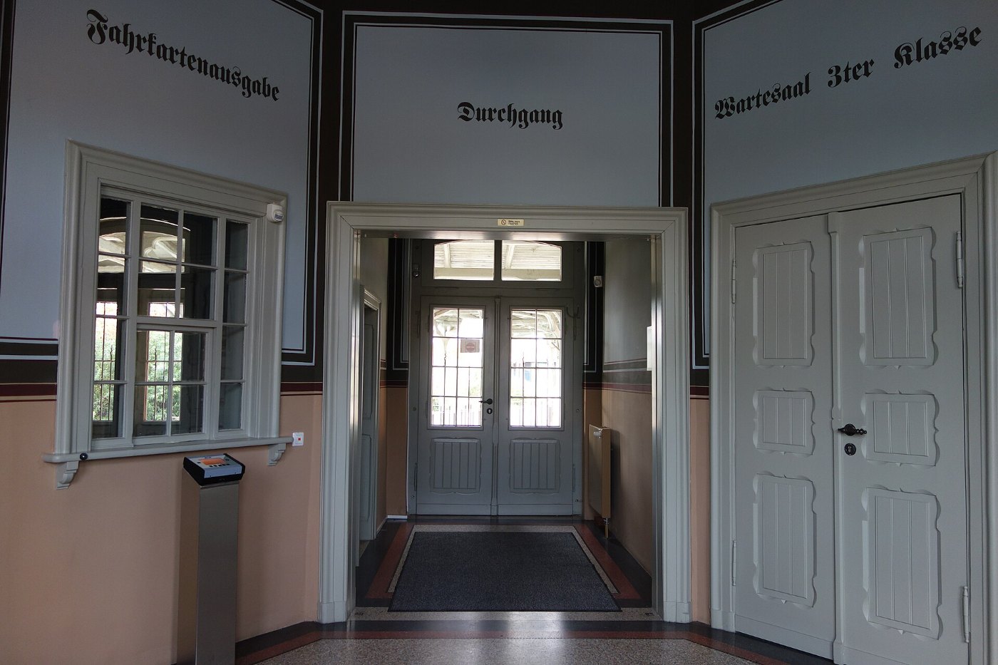 Dessau Wörlitzer Bahnhof, Innenraum