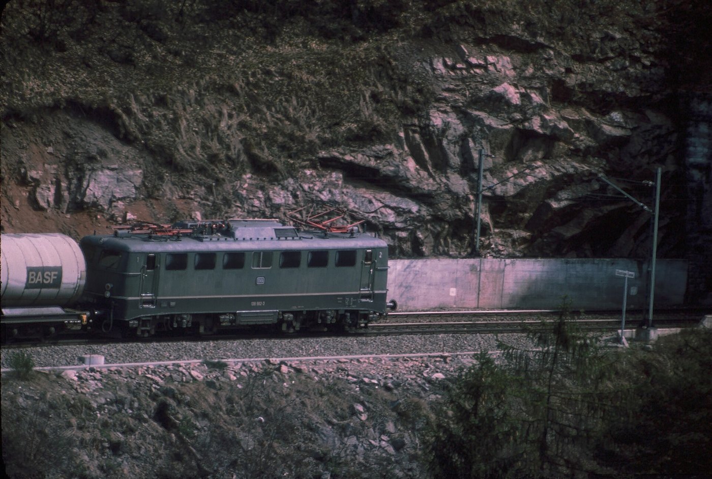 Badische Schwarzwaldbahn Niederwasser Lok 139 562 Güterzug Kesselwagen P