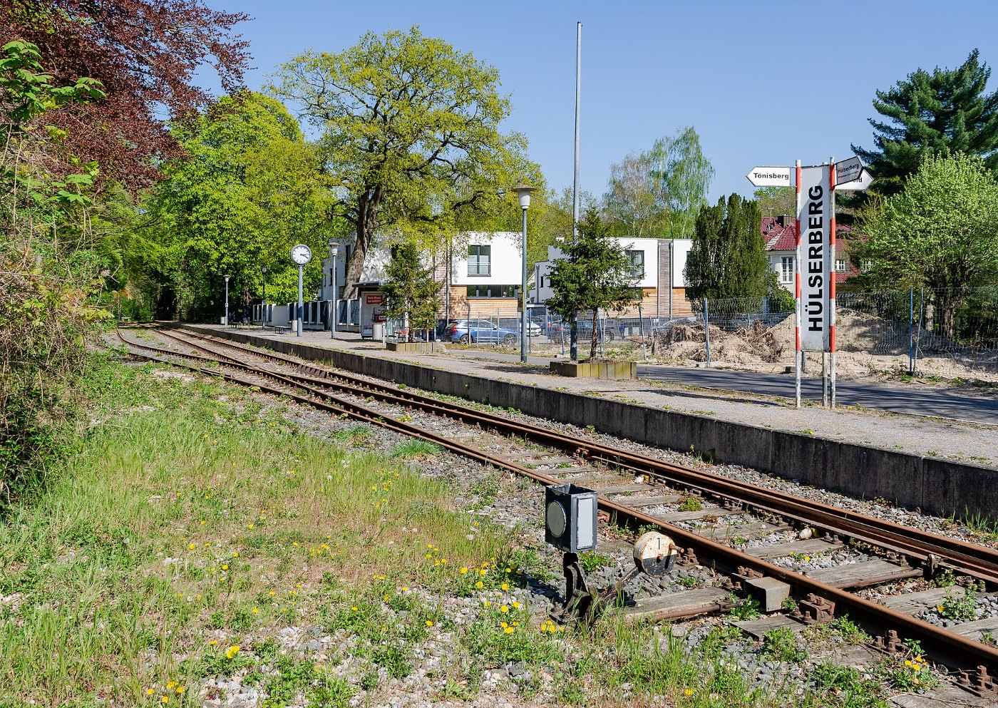Krefeld, Hülser Berg, Bahnhof, 2020 04 CN 02
