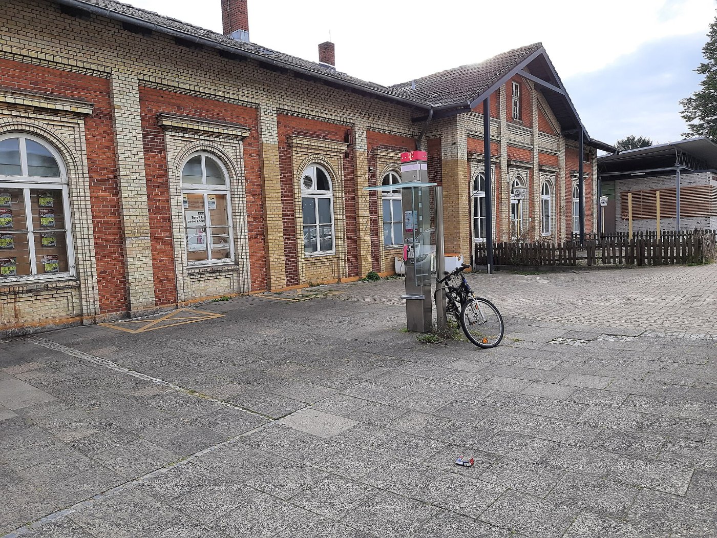 Bahnhof Rendsburg, Empfangsgebäude