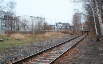 Bahnhof Chemnitz Süd, Güterbahnhof (Gleisende) und Blick zu Gleis 4