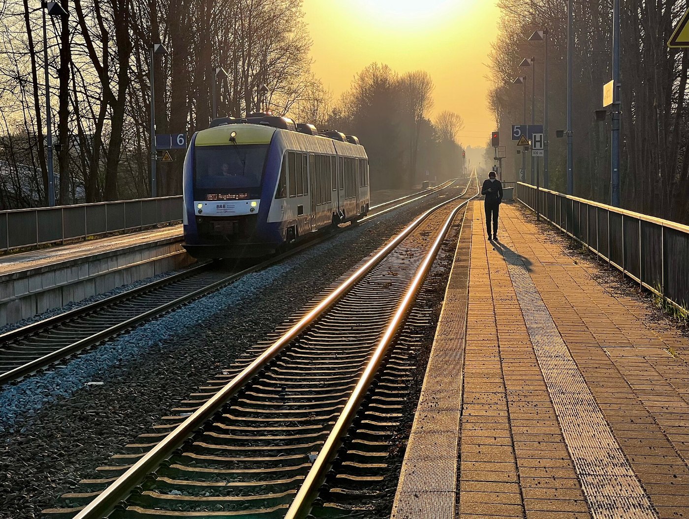 Bahnhof Augsburg Hochzoll. Gleise Richtung Ingolstadt