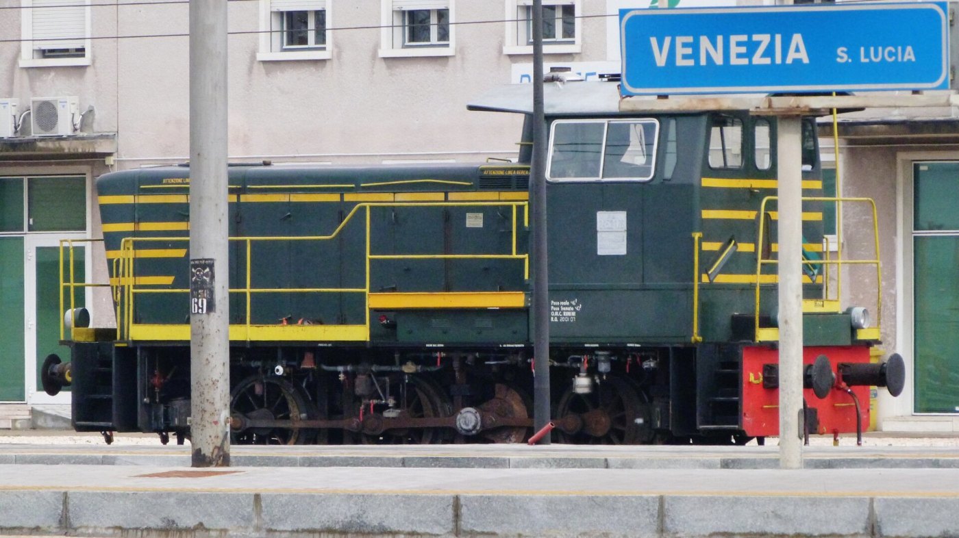 Ferrovie dello Stato Class 245 No 245 2176 ()