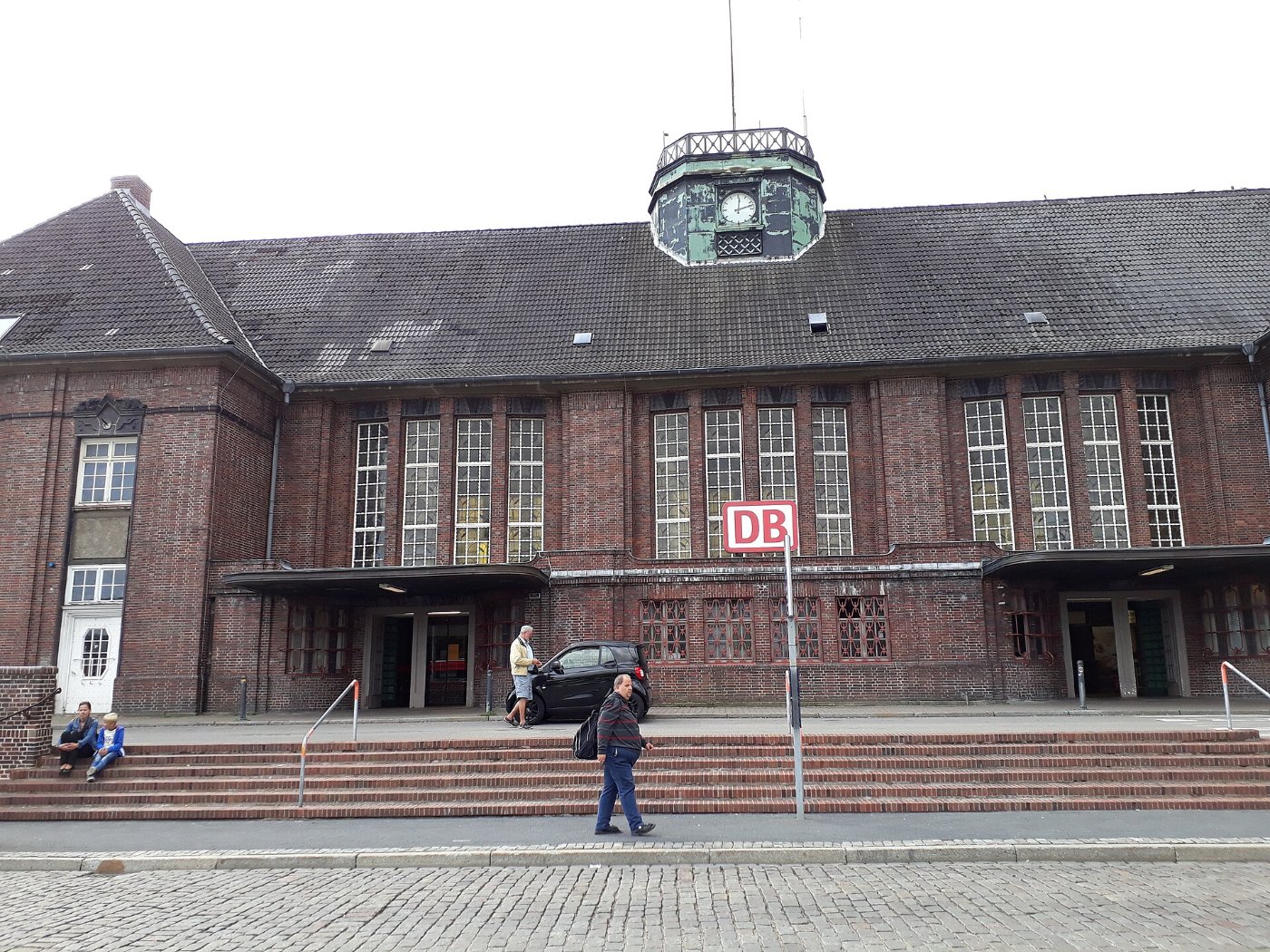 Bahnhof Flensburg, Zugang