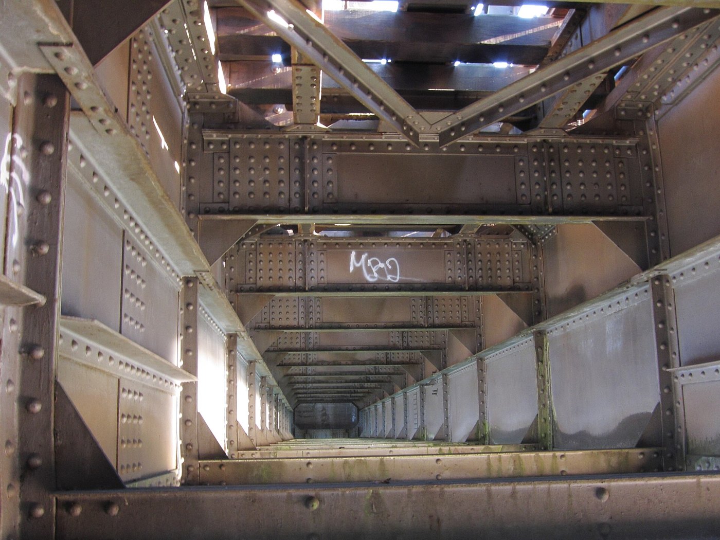Föhringer Eisenbahnbrücke Muenchen 03