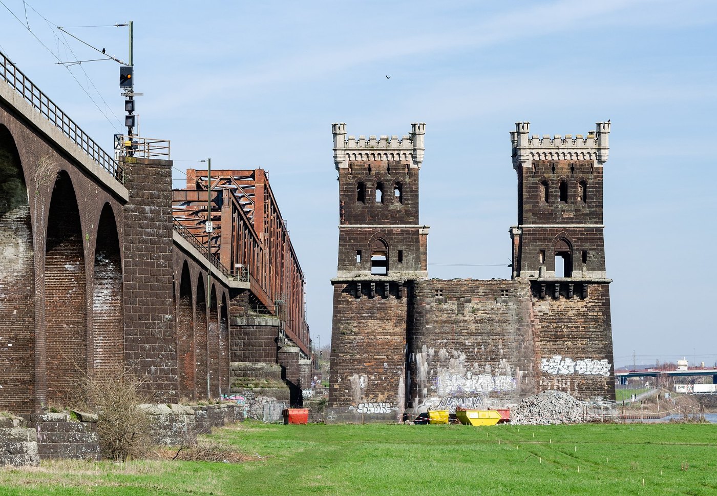 Duisburg, Hochfelder Eisenbahnbrücke, 2020 03 CN 07