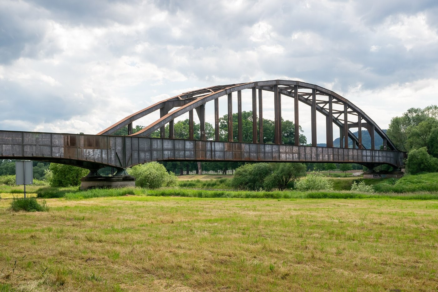 Höxter 2022 06 11 Eisenbahnbrücke Corvey (DSC 8324)