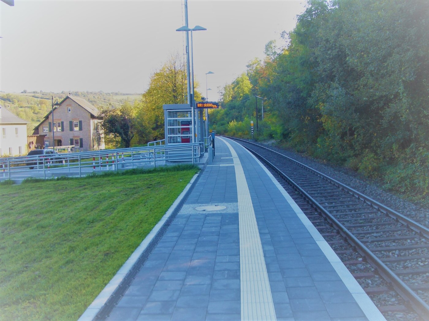 Bahnsteig Laudenbach (Württ) neu