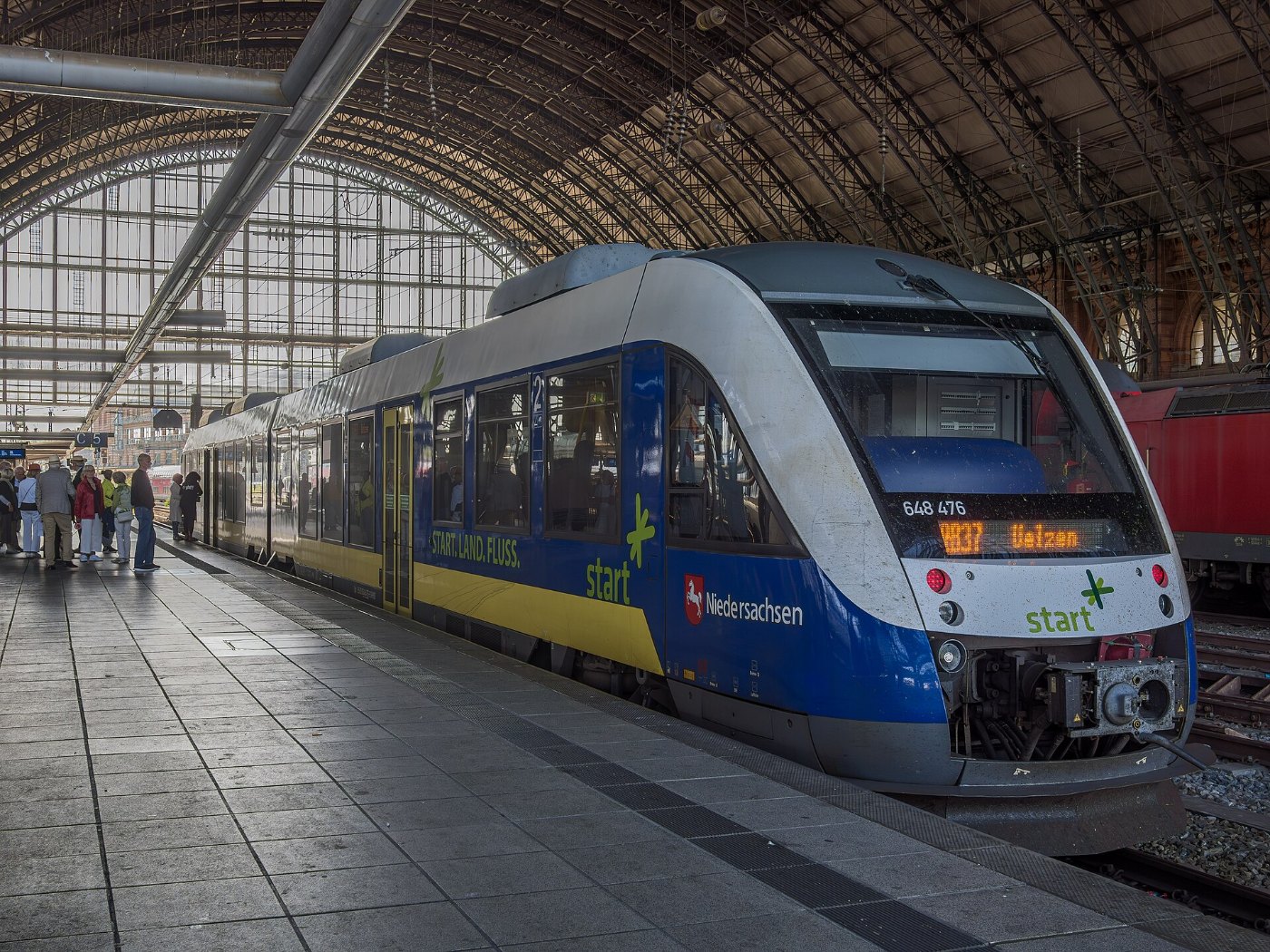 Bremen Hbf RB37 nach Uelzen (start 648 476, Alsthom Coradia LINT)