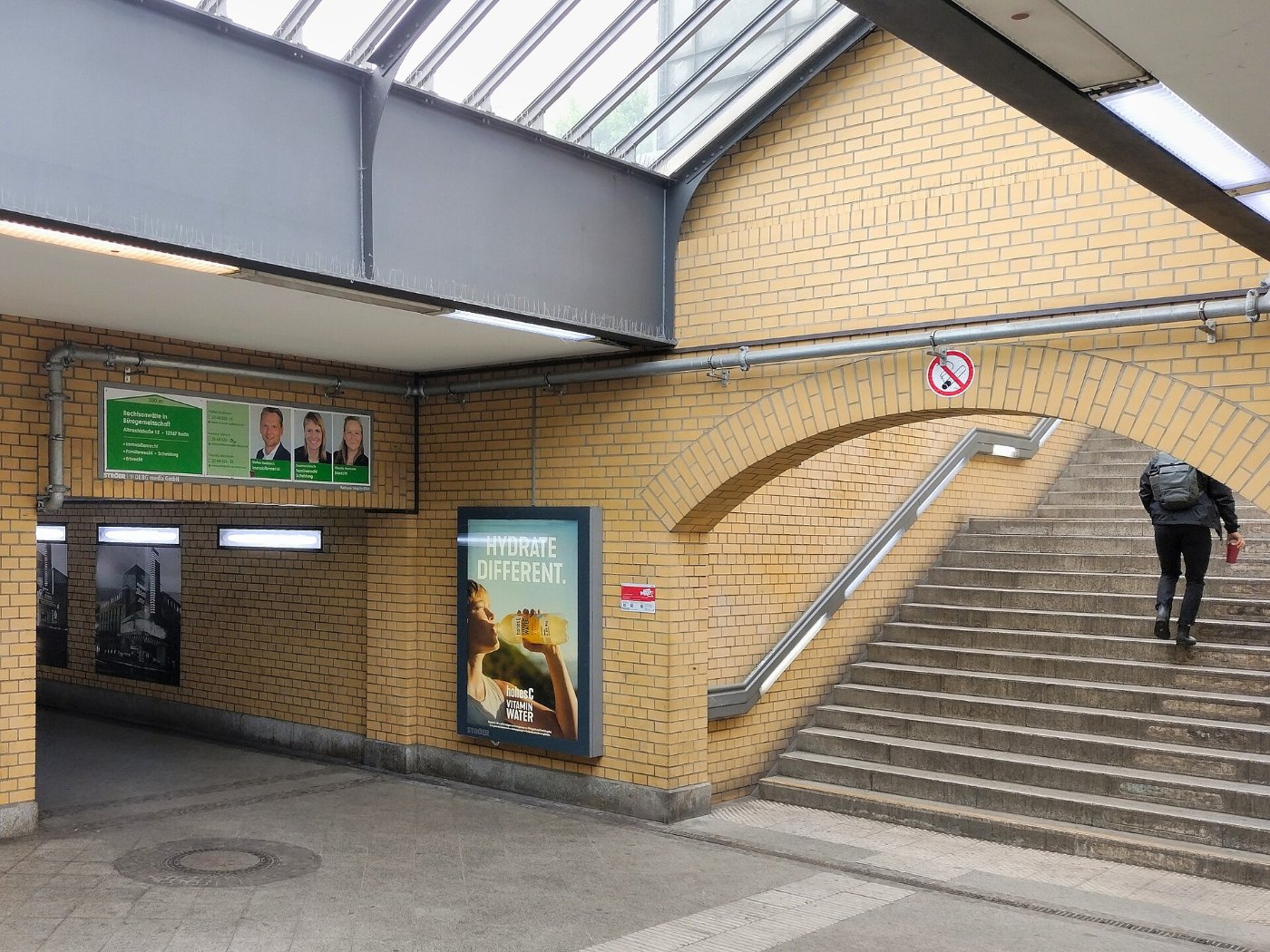 S Bahn Rathaus Steglitz Fussgaengertunnel 2